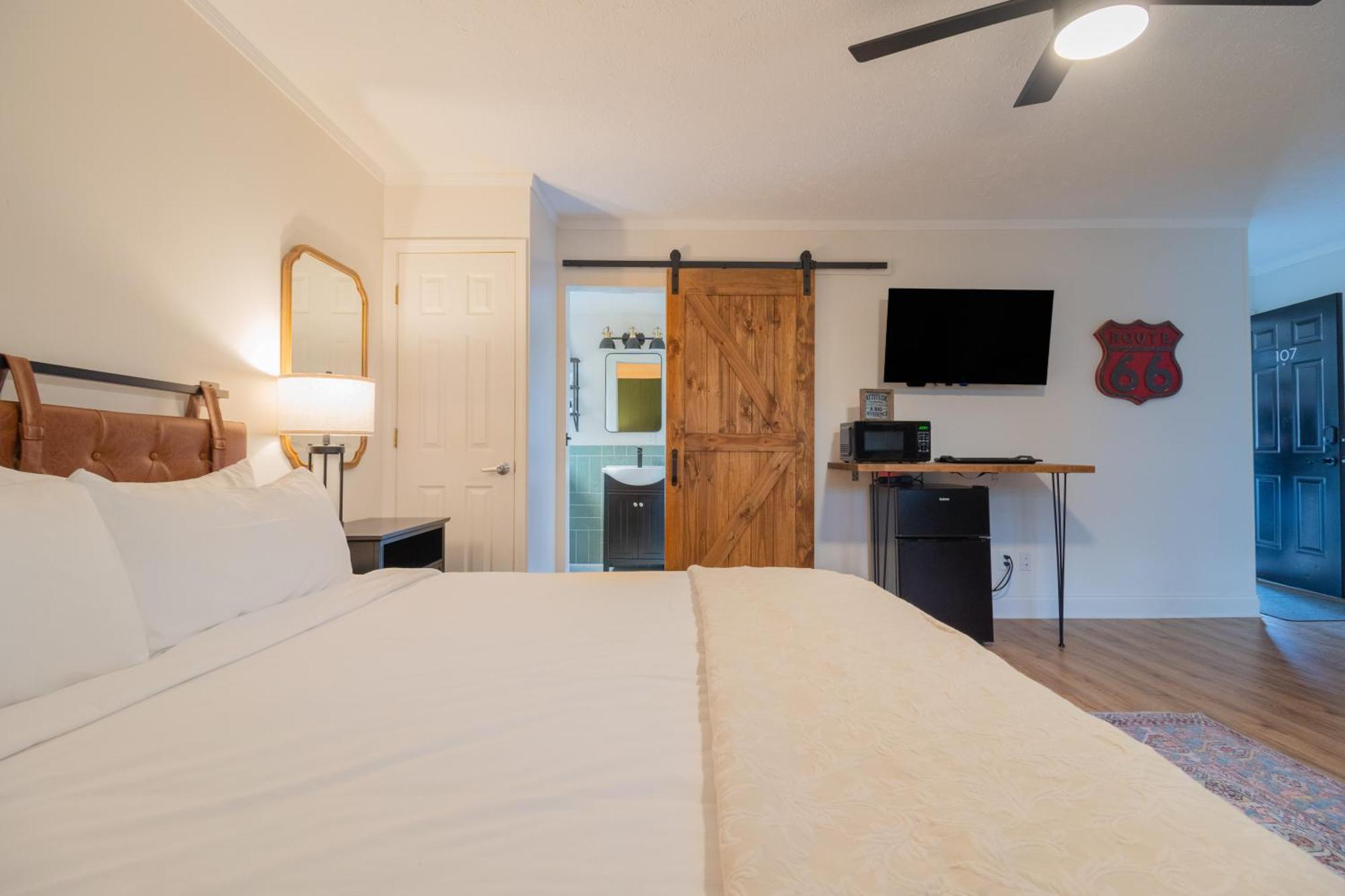 Carlton Marion Inn Yellville Room photo