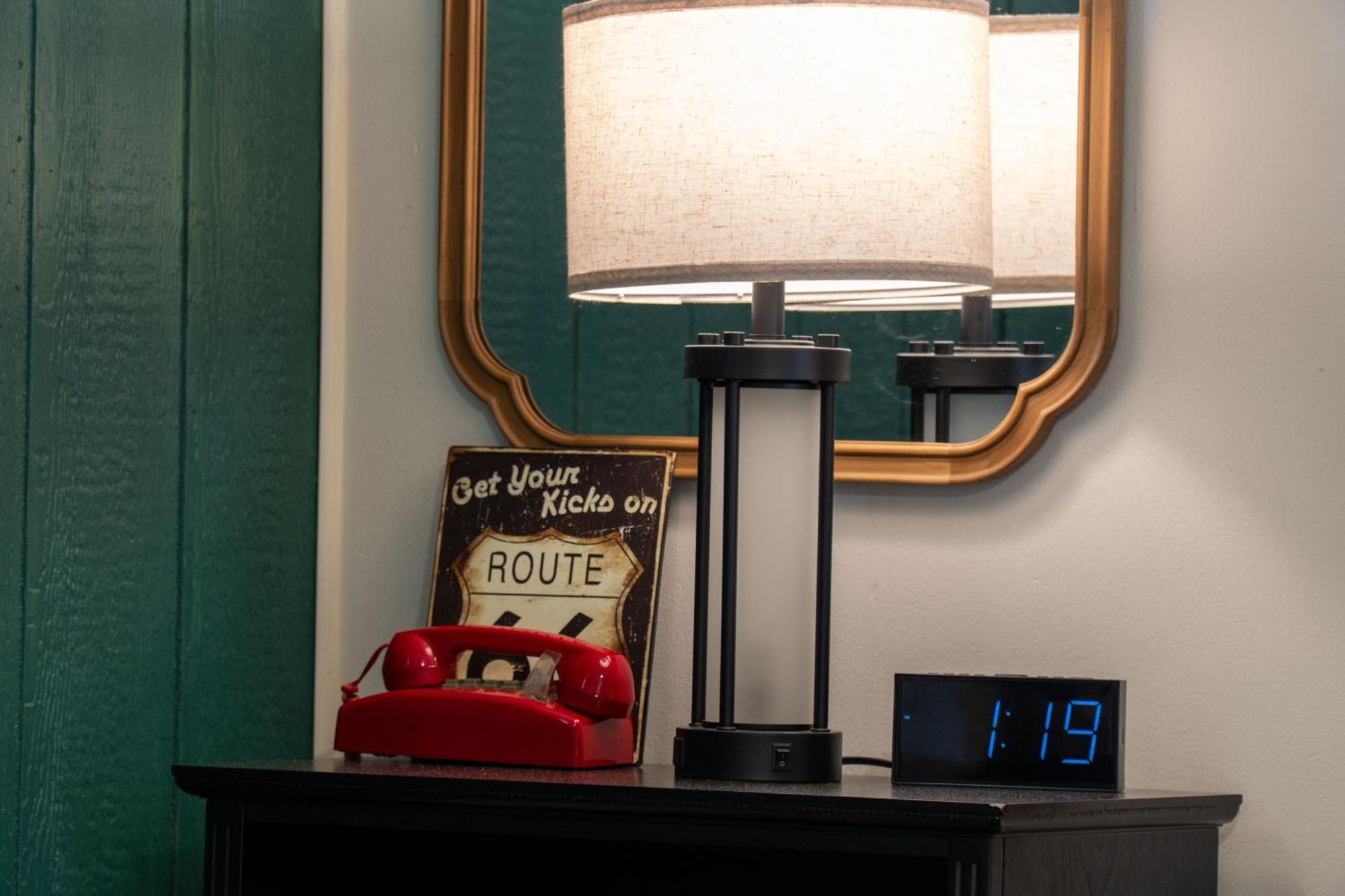 Carlton Marion Inn Yellville Room photo