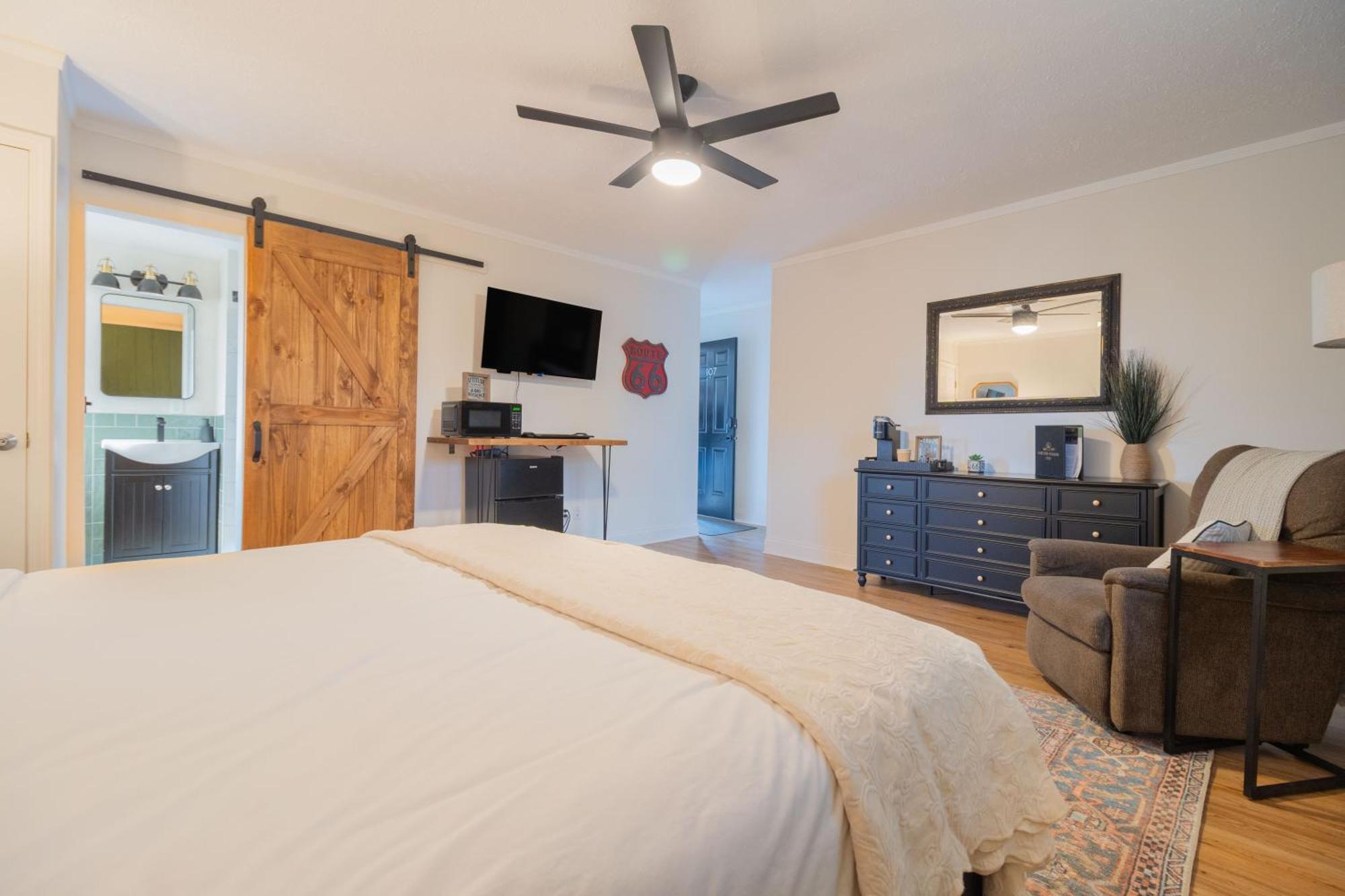 Carlton Marion Inn Yellville Room photo